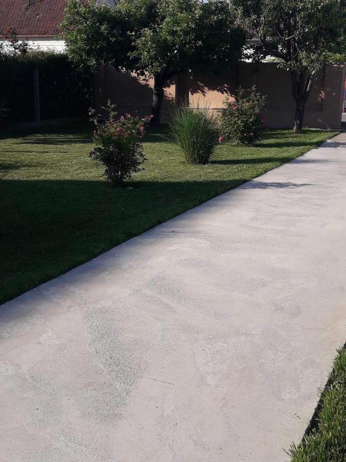 Ðakovo Apartman Hd מראה חיצוני תמונה